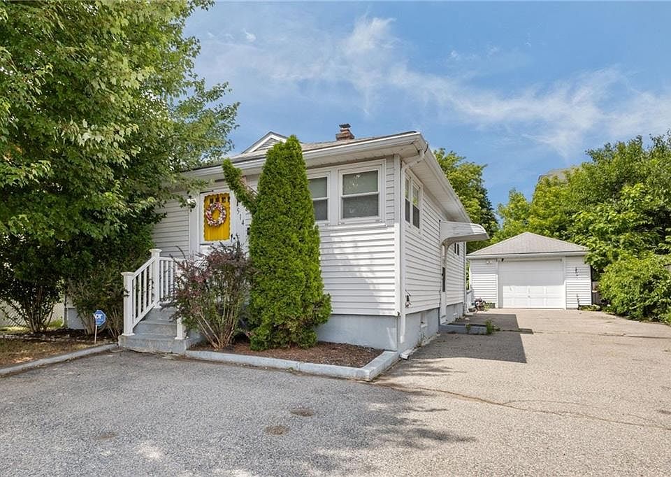 1st image of 514 Robinson St