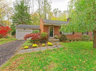 25 Cherry Tree Rd, Loudonville, NY 12211