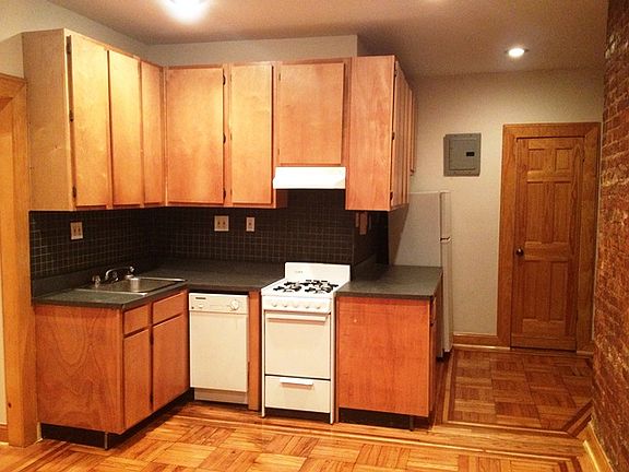 4th image of 5025 Broadway APT 2F