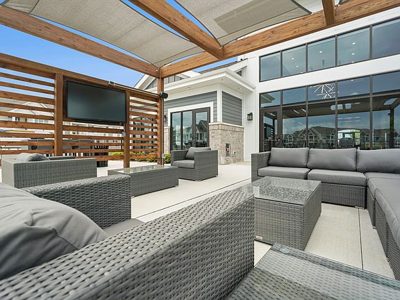 Seasons at Grafton Outdoor Pergola Lounge