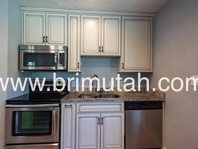 653 N 1300 W — Photo 6