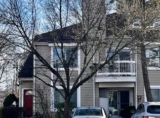 46 Chatham Sq, Parlin, NJ 08859