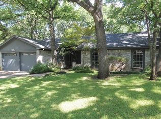 2011 S Meadow Way Cir, Arlington, TX 76015