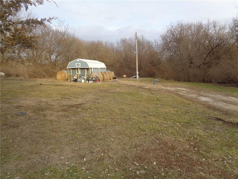 2nd image of 17463 Silvey Rd