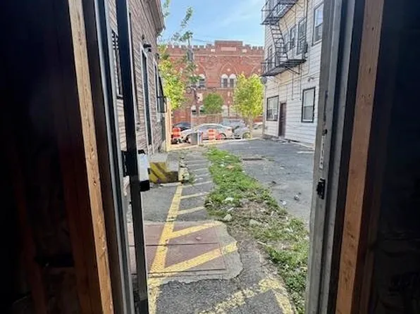 2404 Summit Avenue image 9 of 16