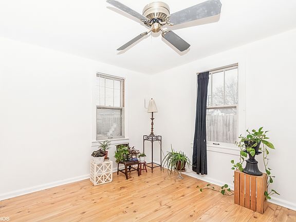 3rd image of 10008 Merton Ave