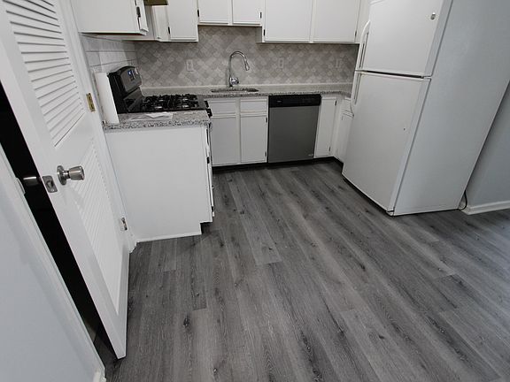 Cabinets with ample storage for dishes