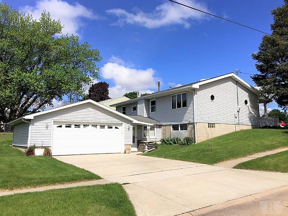 2nd image of 1909 1st Ave N