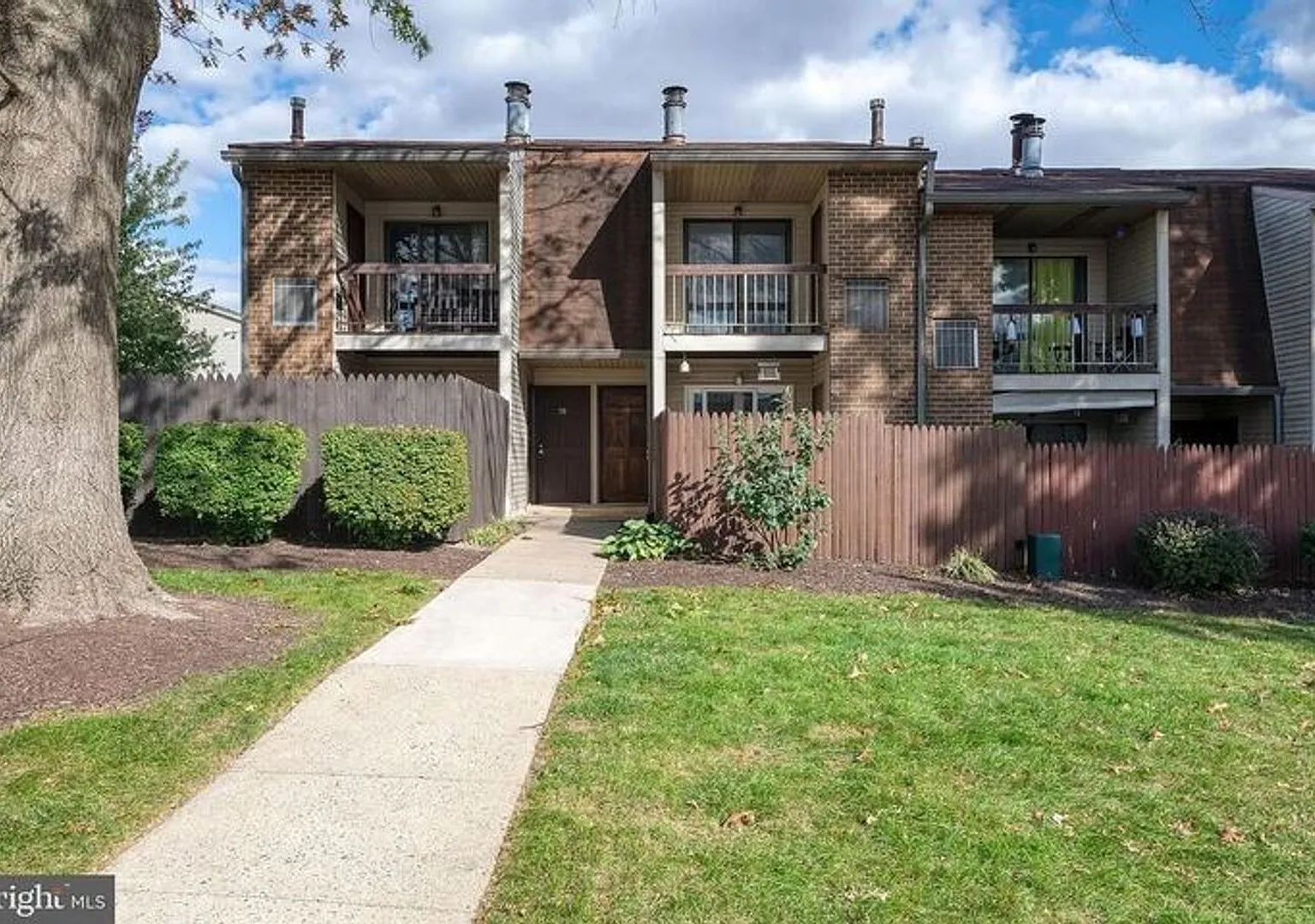 Lovely One Bedroom Apartment in Mount Joy! — Photo 1