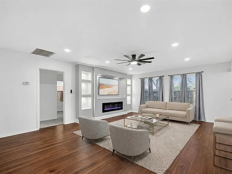 15807 Sonoma Park Dr — Photo 3