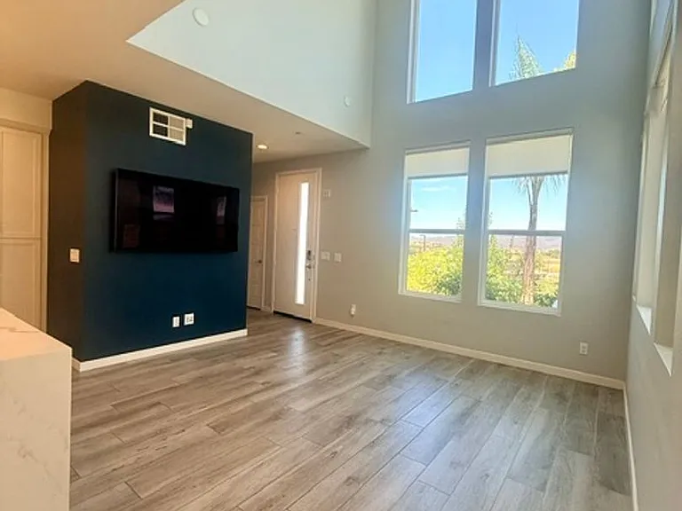 2344 Element Way — Photo 6