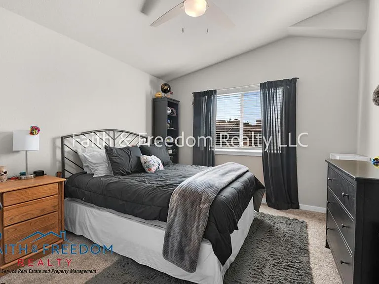 4918 Wolf Moon Dr — Photo 16