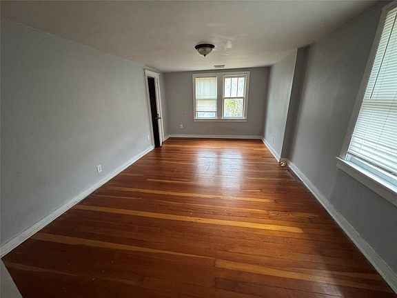 5th image of 49 Hooper Rd