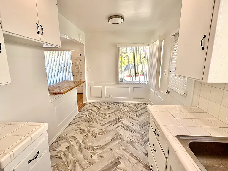 1800 Calafia St #B — Photo 9