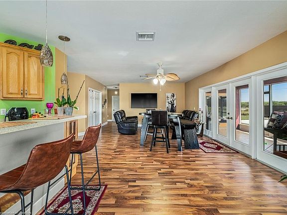 5th image of 3055 Scenic Hwy