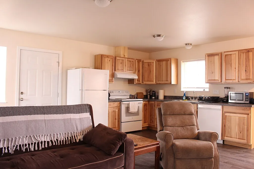 2 bed, $1,800 — Photo 3