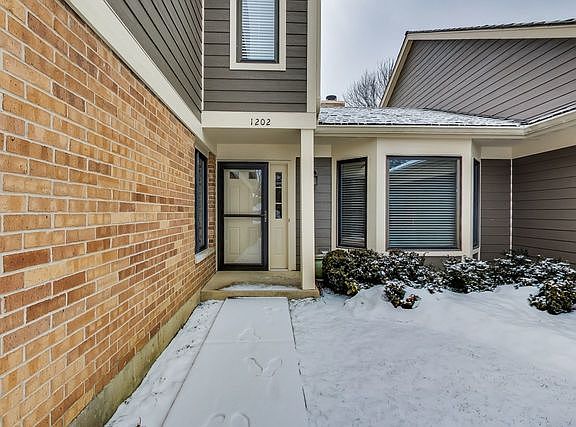 2nd image of 1202 Emerson Ln