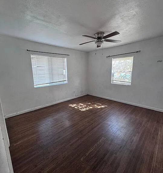 1223 Maple St — Photo 2