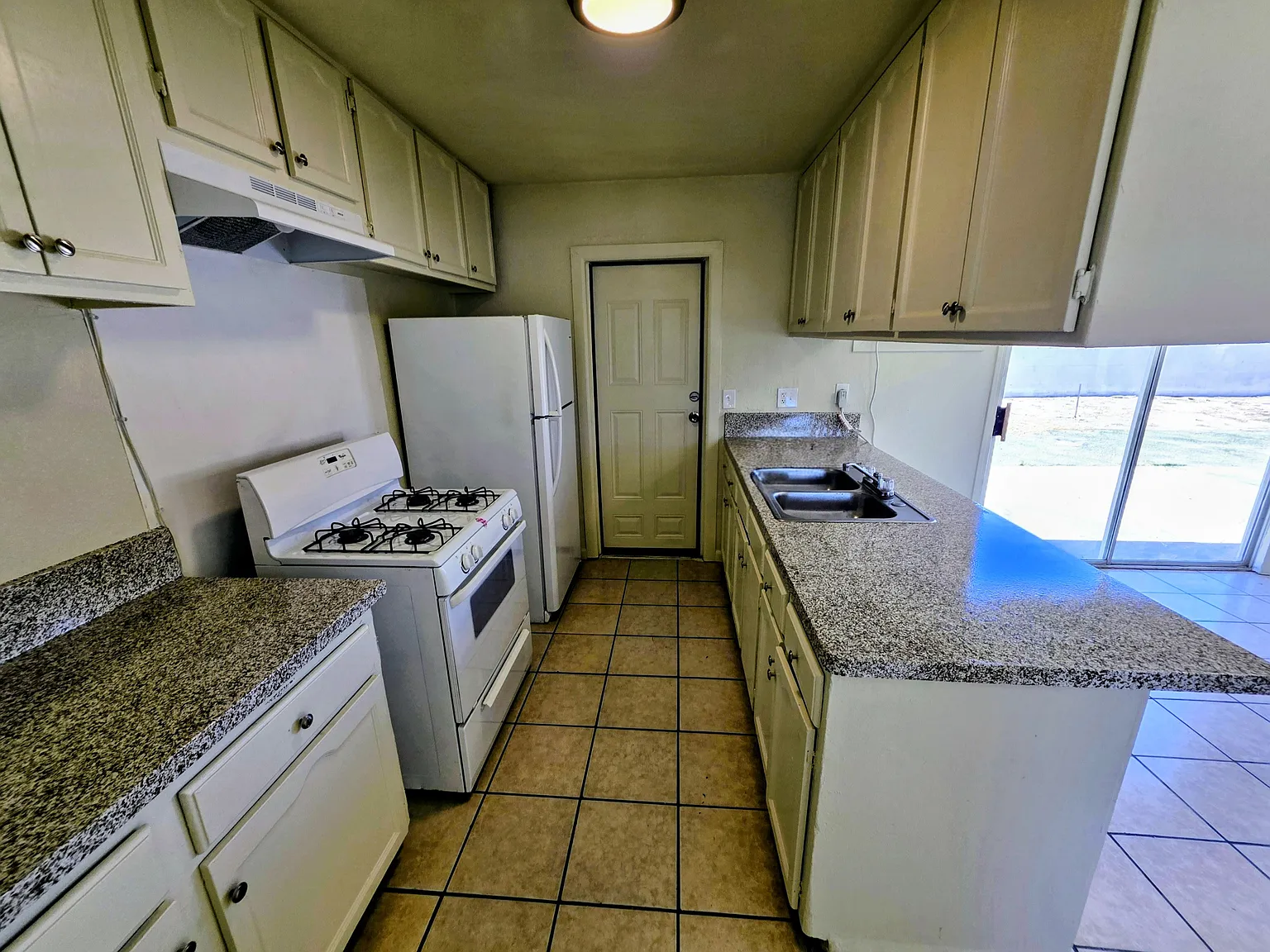 3 bed, 1232 sqft, $2,595 — Photo 1