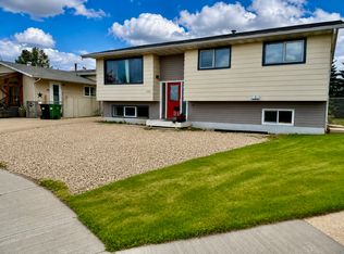 5119 55th Ave, Leduc, AB T9E5N7