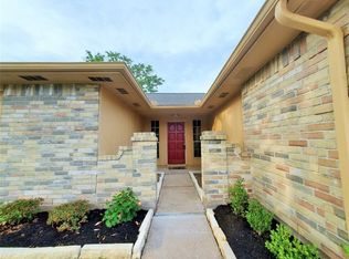 6923 Harpers Dr, Richmond, TX 77469