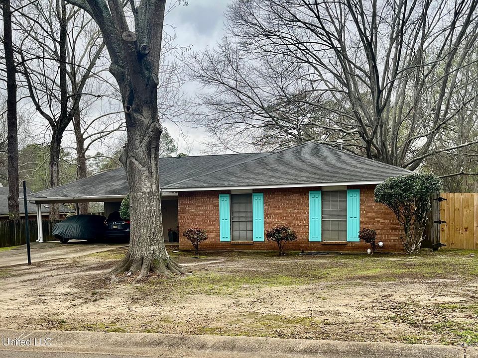 2nd image of 518 Sycamore Cir