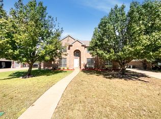209 Old Gate Ln, Sunnyvale, TX 75182