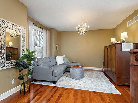 4th image of 14 Blackstone Way
