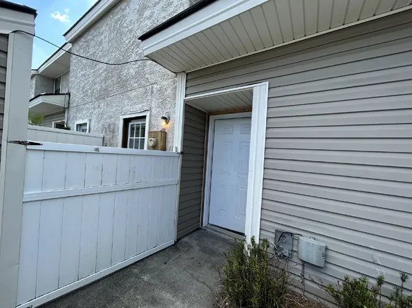 727 S Main St, Hinesville, GA