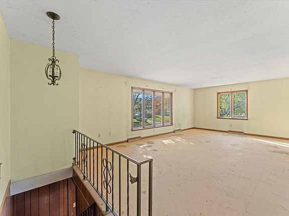 3rd image of 212 Cherita Dr