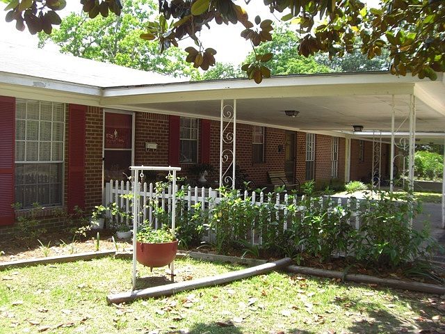 Front of apartments
