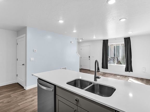 5th image of 3906 S Bowie Dr