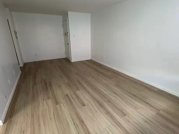 1290 Rockland Avenue image 4 of 8