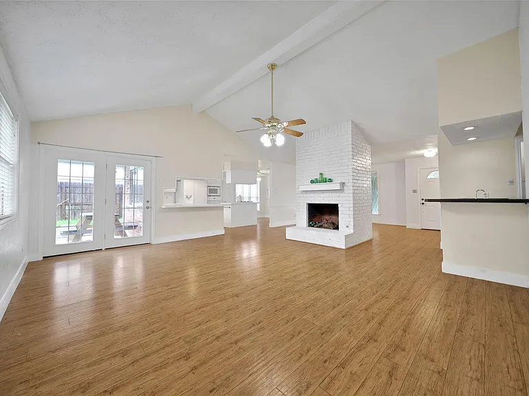 626 Park Knoll Ln — Photo 8