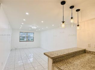 Wendover Condo, North Miami, FL 33161