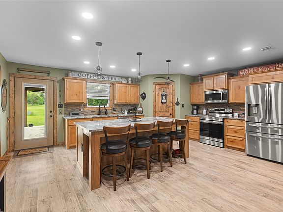 4th image of 13217 Farm Road 195