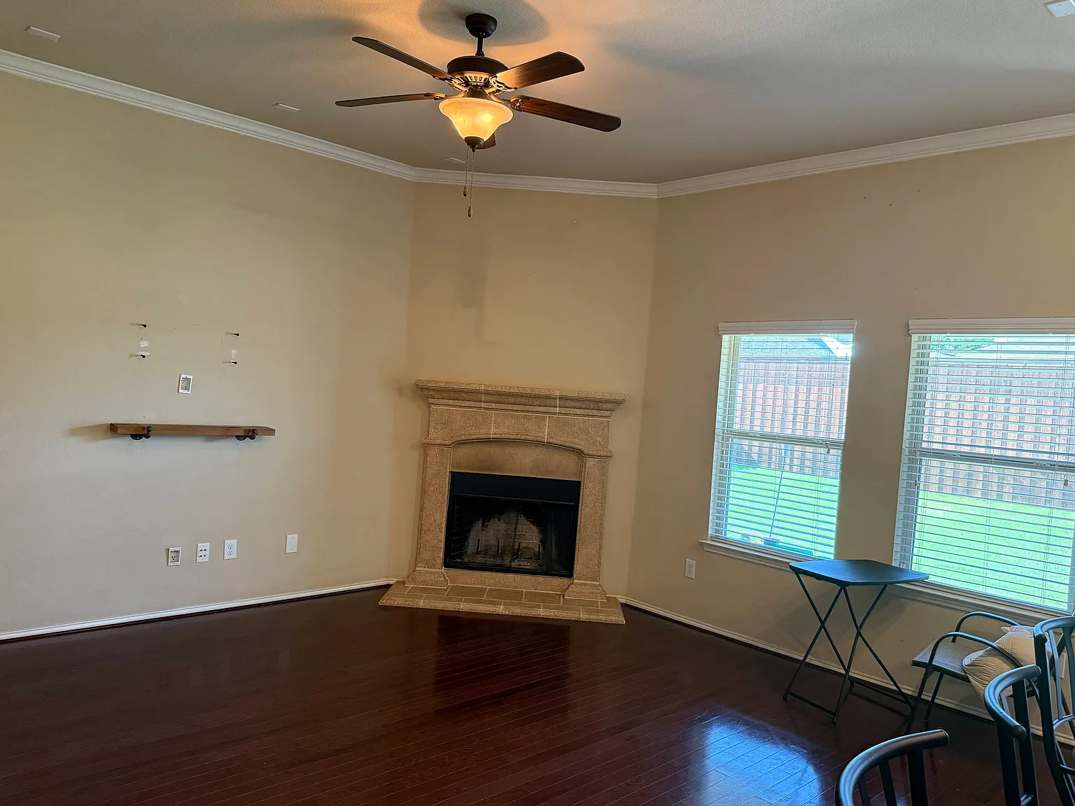 4 bed, 1817 sqft, $2,400 — Photo 4
