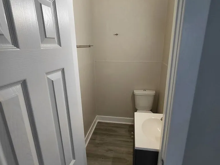 316 Maple Ave #6 — Photo 11