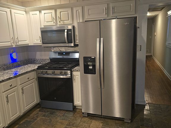2nd image of 2675 Headland Dr