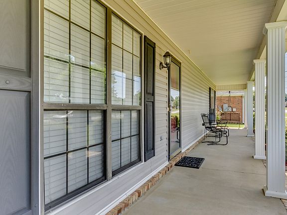3rd image of 4054 Dalewood St