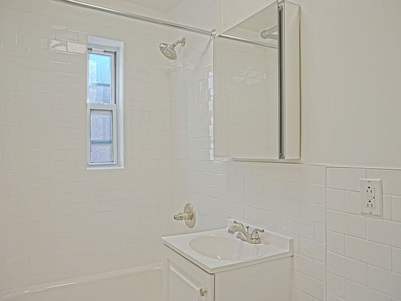 4th image of 3419 90th St APT B33
