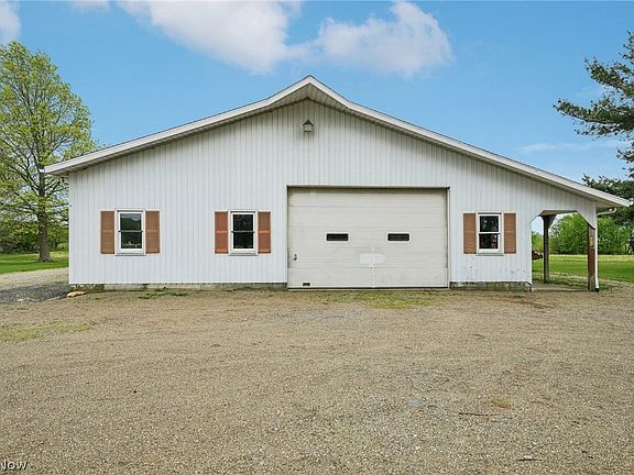3rd image of 4416 Paradise Rd