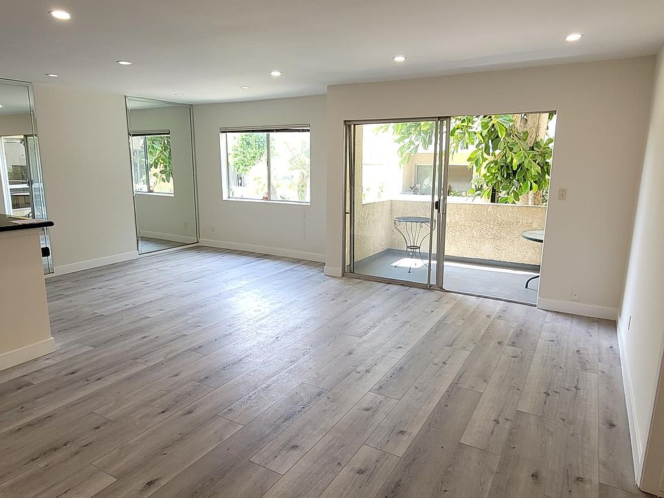 1st image of 5328 Newcastle Ave Unit 2
