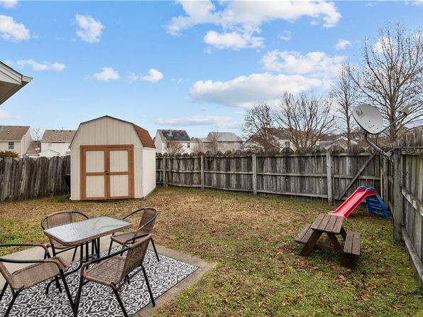 819 John Rolfe Dr, Smithfield, VA 23430