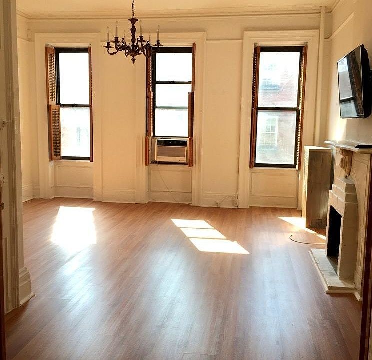 1st image of 35 Charles St APT 5