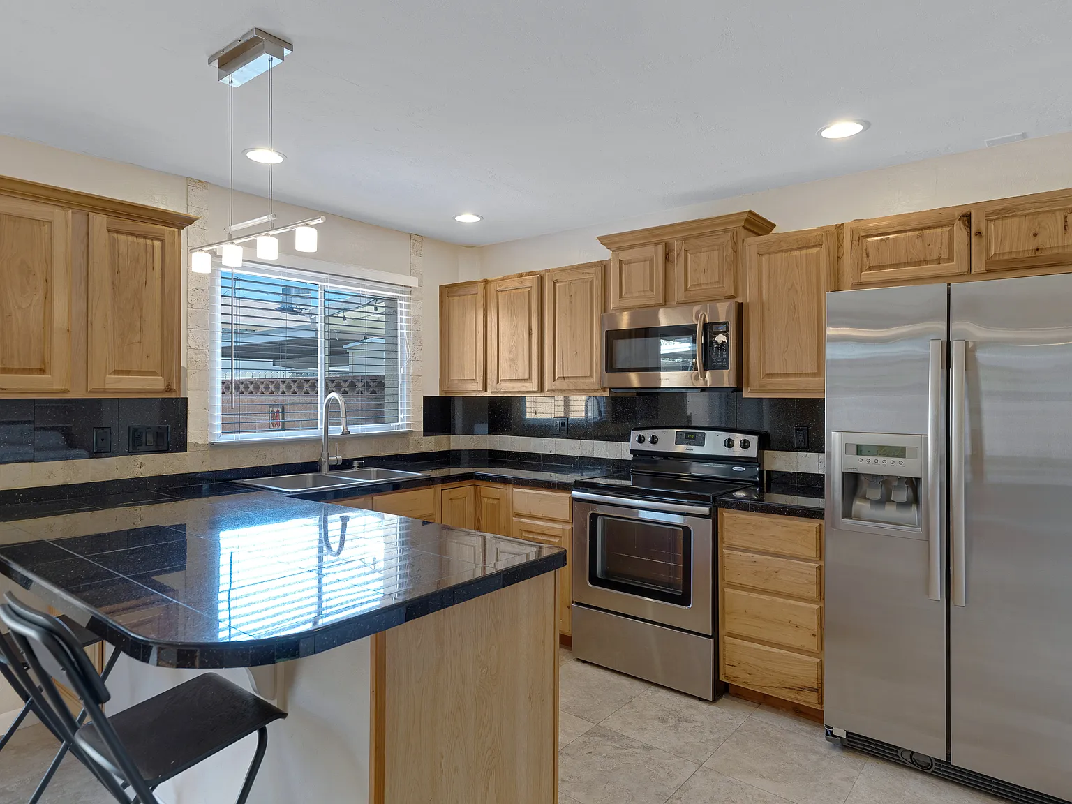 3 bed, 2.5 bath, 1584 sqft, $2,475 — Photo 3