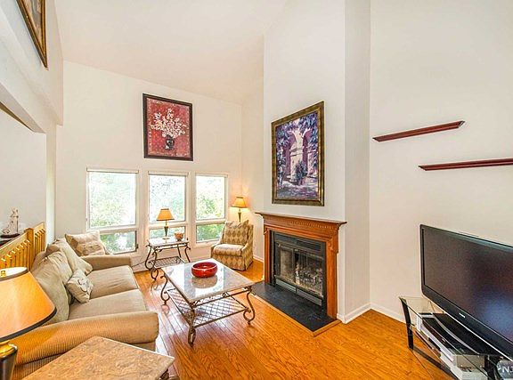 3rd image of 23 Dogwood Ct