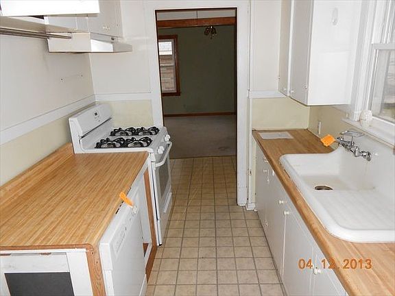 5th image of 218 Forest Glen Dr