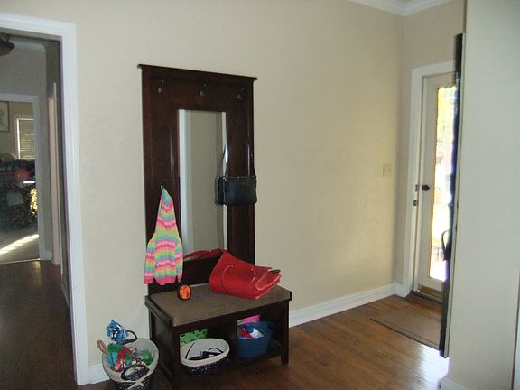 3rd image of 1337 Williston St