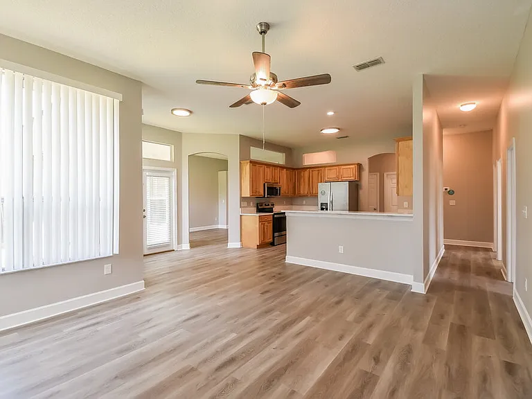 1514 Falkland Rd E — Photo 7
